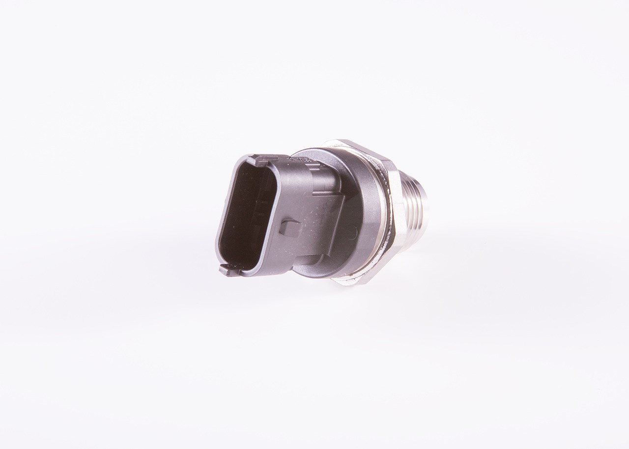 Bosch Sensor, Kraftstoffdruck [Hersteller-Nr. 0281002908] für Fiat, Hyundai, Alfa Romeo, Kia, Lancia
