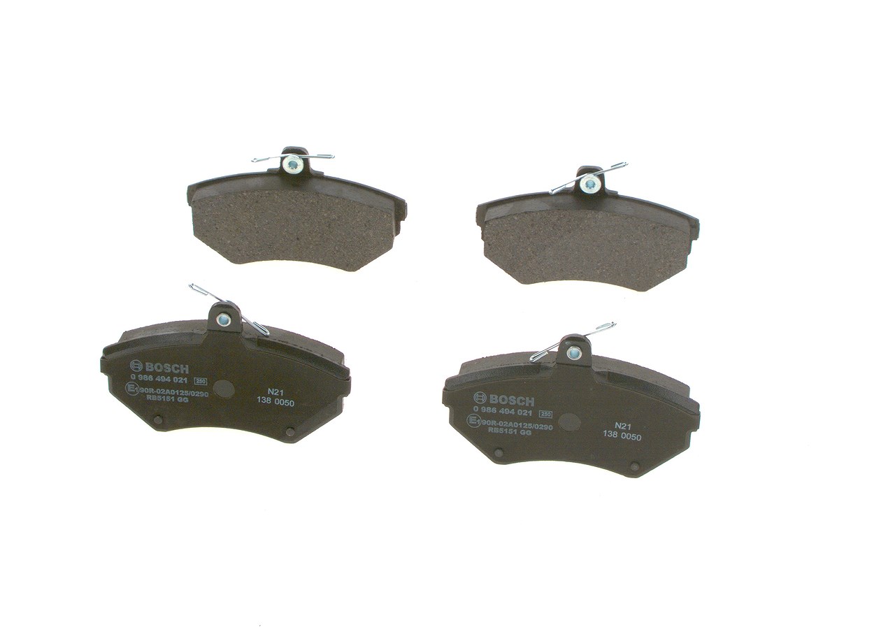 Bosch Bremsbeläge vorne (Satz) [Hersteller-Nr. 0986494021] für VW, Audi