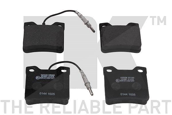Nk Bremsbelagsatz Hinterachse + Warnkontakt [Hersteller-Nr. 223326] für Mercedes-Benz, Peugeot