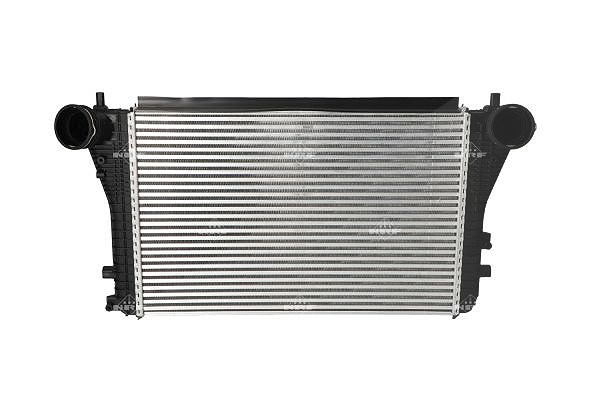 Nrf Ladeluftkühler [Hersteller-Nr. 30454] für Audi, Skoda, VW, Seat
