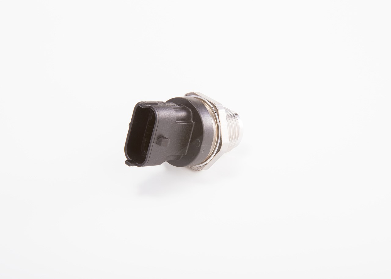 Bosch Sensor, Kraftstoffdruck [Hersteller-Nr. 0281002907] für Lancia, Opel, Renault, Alfa Romeo, Nissan, Fiat