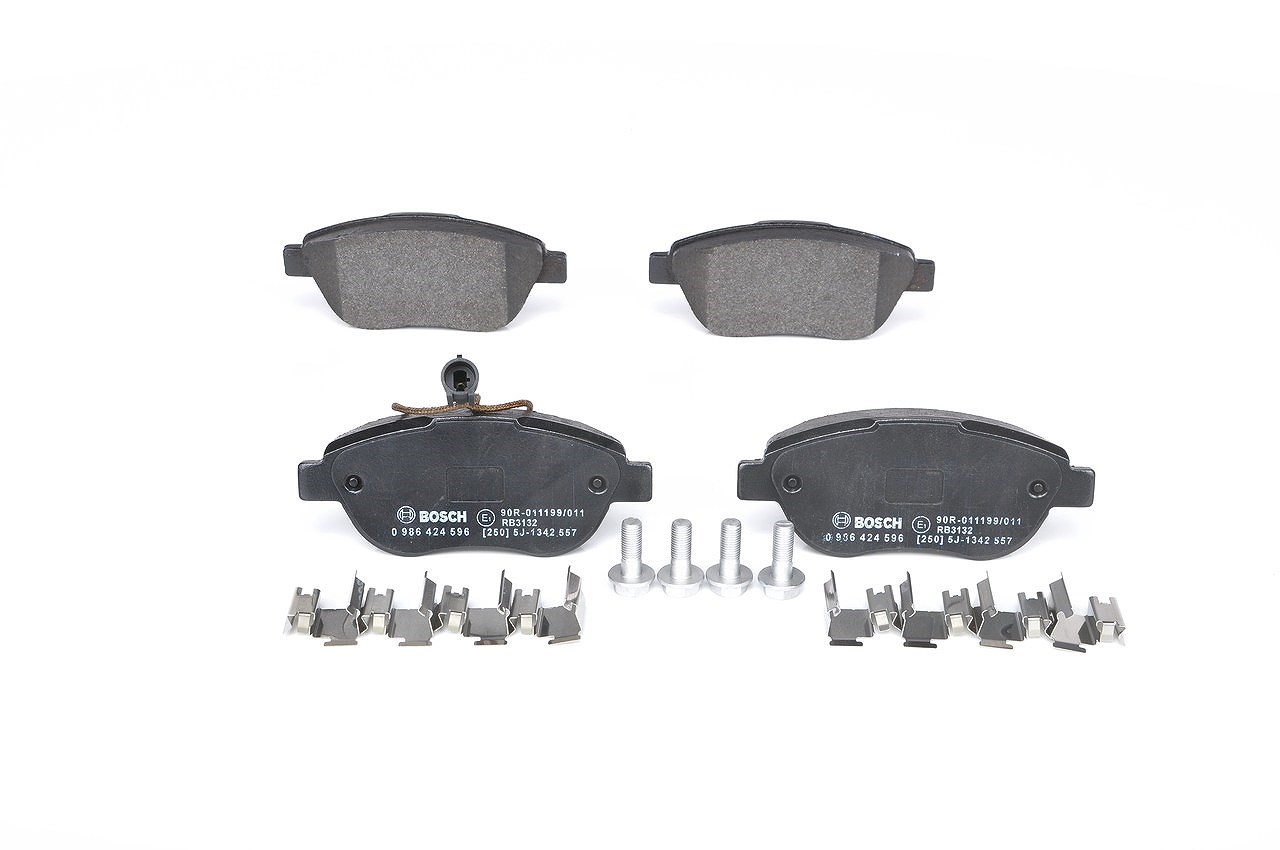 Bosch Bremsbeläge mit VWK vorne (Satz) [Hersteller-Nr. 0986424596] für Abarth, Lancia, Fiat