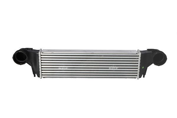Nrf Ladeluftkühler [Hersteller-Nr. 30323] für BMW