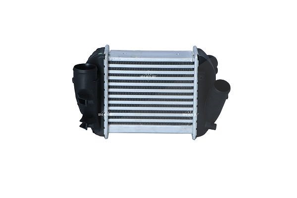 Nrf Ladeluftkühler [Hersteller-Nr. 30755] für Audi